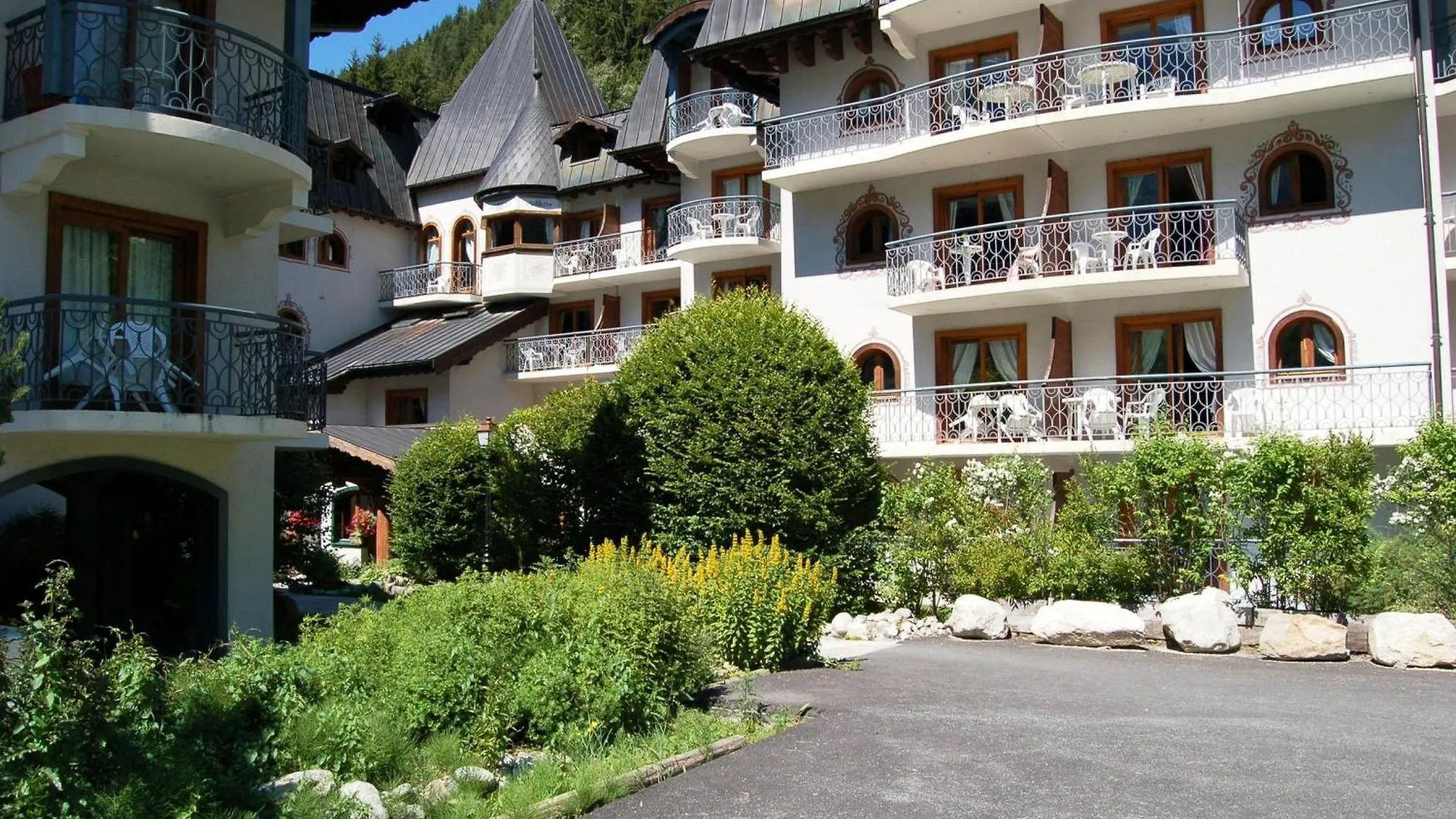 Apartment Residence Le Cristal - Grands Montets 8 - Happy Rentals Chamonix